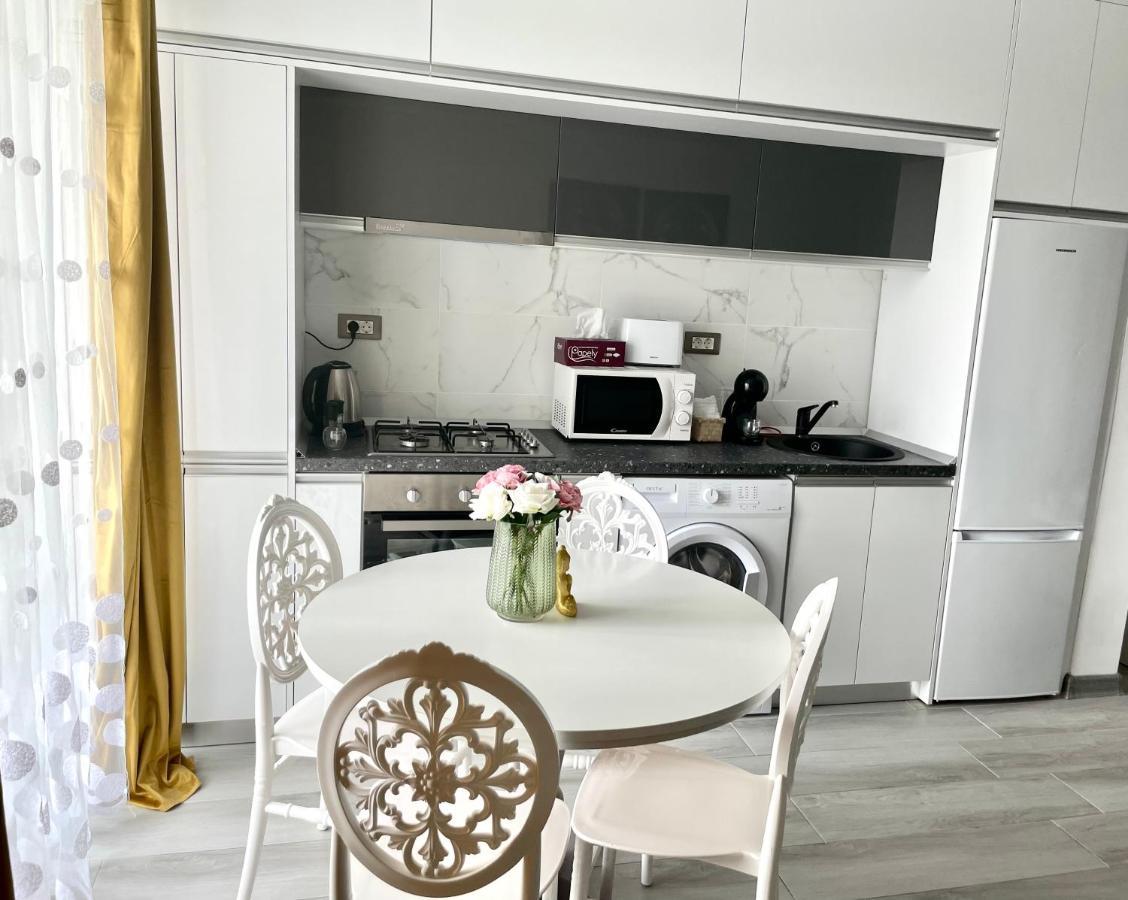 那沃达利Dominic 2 Beds 1 Sofa Parking Pool Apartament By Alezzi Nord10公寓 外观 照片